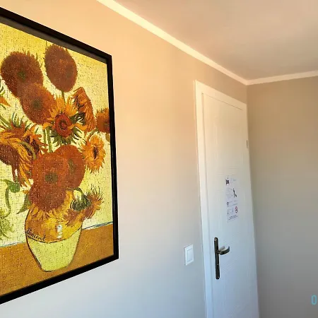 Gogh - 10 Minutes To Old Town & Sea Habitación en casa particular *